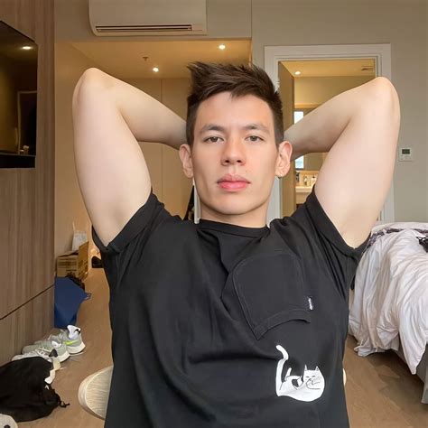 Kuya Daks (@kuya.